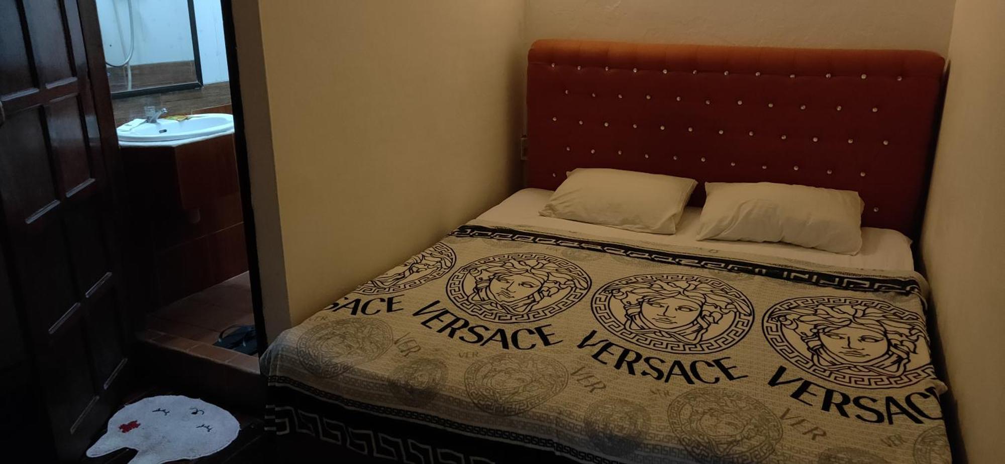 Phousi Guesthouse 2 Luang Prabang Zimmer foto